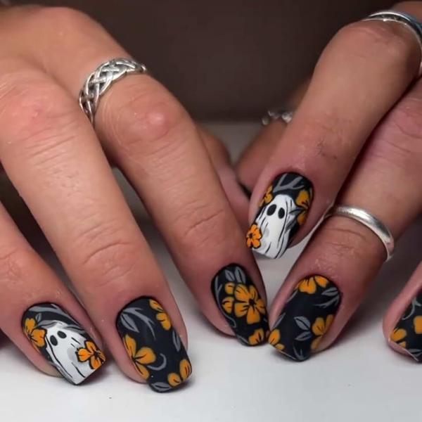 Halloween Press on Nails Black Fake Nails Short Square False Nails Ghost Flower Glue on Nails Full