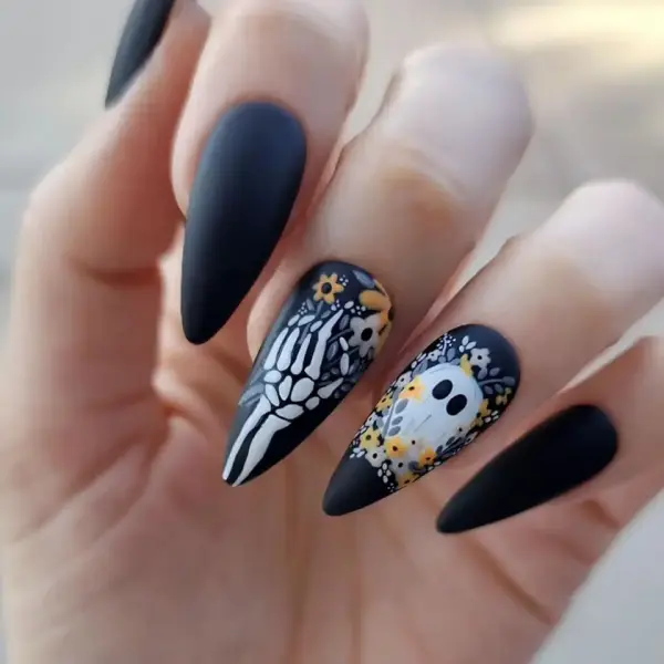 24Pcs Halloween Press on Nails Medium Almond Fake Nails with Scary Flower Ghost Gothic Finger Bone