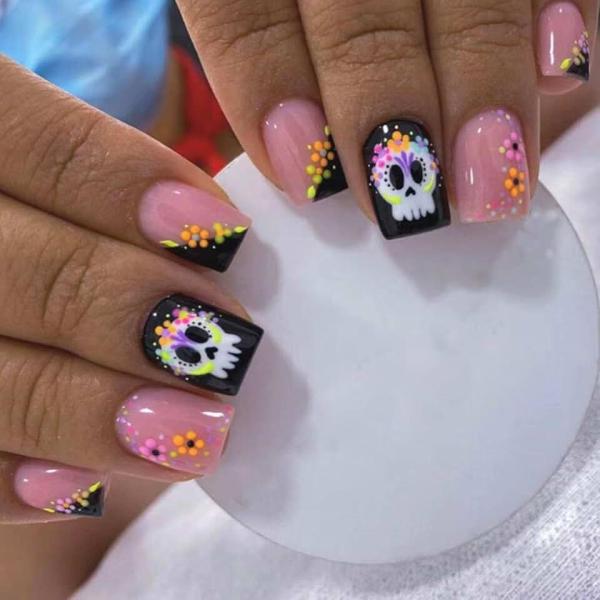 Halloween Press on Nails Medium Fake Nails Square Skull Acrylic Nails Black & Pink Artificial Nails