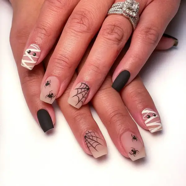 Halloween Press on Nails Square Short Fake Nails with Spider & Mummy Designs Acrylic Nails Press